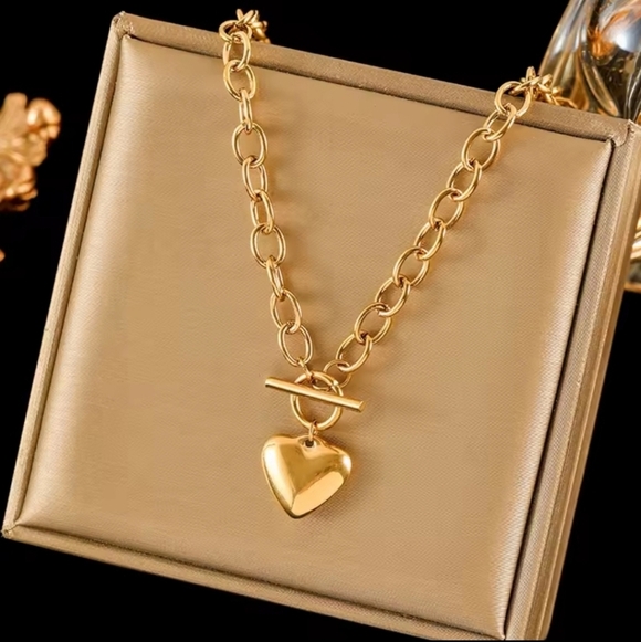 Gold Heart Pendant Necklace
